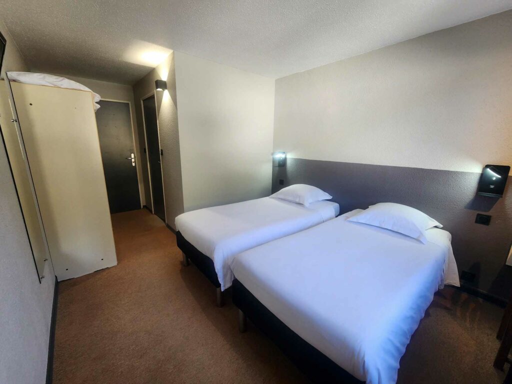 chambre twin hotel le pont neuf (1)